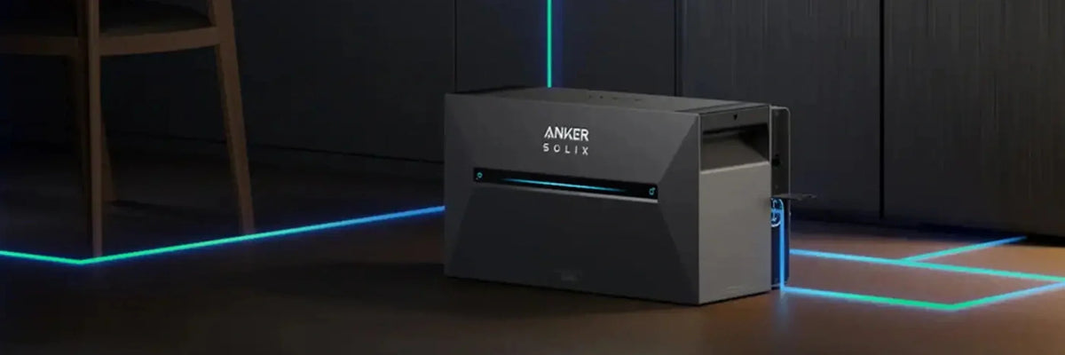 Anker SOLIX Solarbank 3 E2700 Pro in einer Küche im Herstellermotiv.