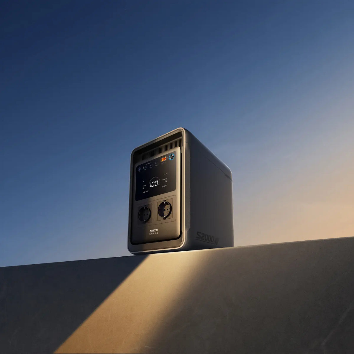 Anker SOLIX S2000 – Produktinszenierung im Abendlicht