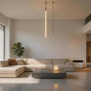 Hoymiles HiBattery 4020 X als kompakter Speicher in einem hellen Wohnraum