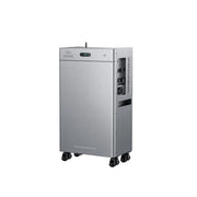 Zendure SolarFlow 4000 Mix AC+ Heimspeichersystem in silbernem Design mit Rollen für einfachen Transport.
