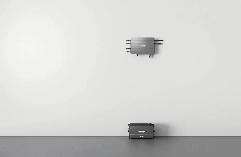 Zendure SolarFlow Balkonkraftwerk-Speicher bei der Installation