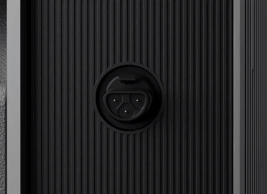 anker_solarbank_E2700_8d068985-03bb-49f8-b21e-689bae45f8b7