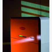 Fronius Verto 30.0 – 30 kW PV-Wechselrichter mit 4 MPP-Trackern – Außenansicht bei Dämmerung aus der Herstellerbroschüre