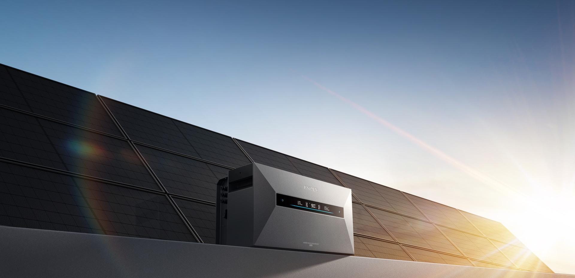 Anker SOLIX Solarbank Max vor Solarmodulen
