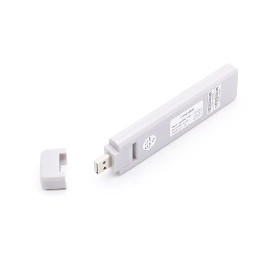 Hoymiles DTU-WLite-S USB-Gateway mit abgenommener Schutzkappe in Rückansicht