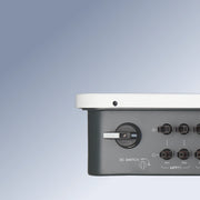 Anschlussbereich des Sungrow SH10T-V11 Hybrid-Wechselrichters